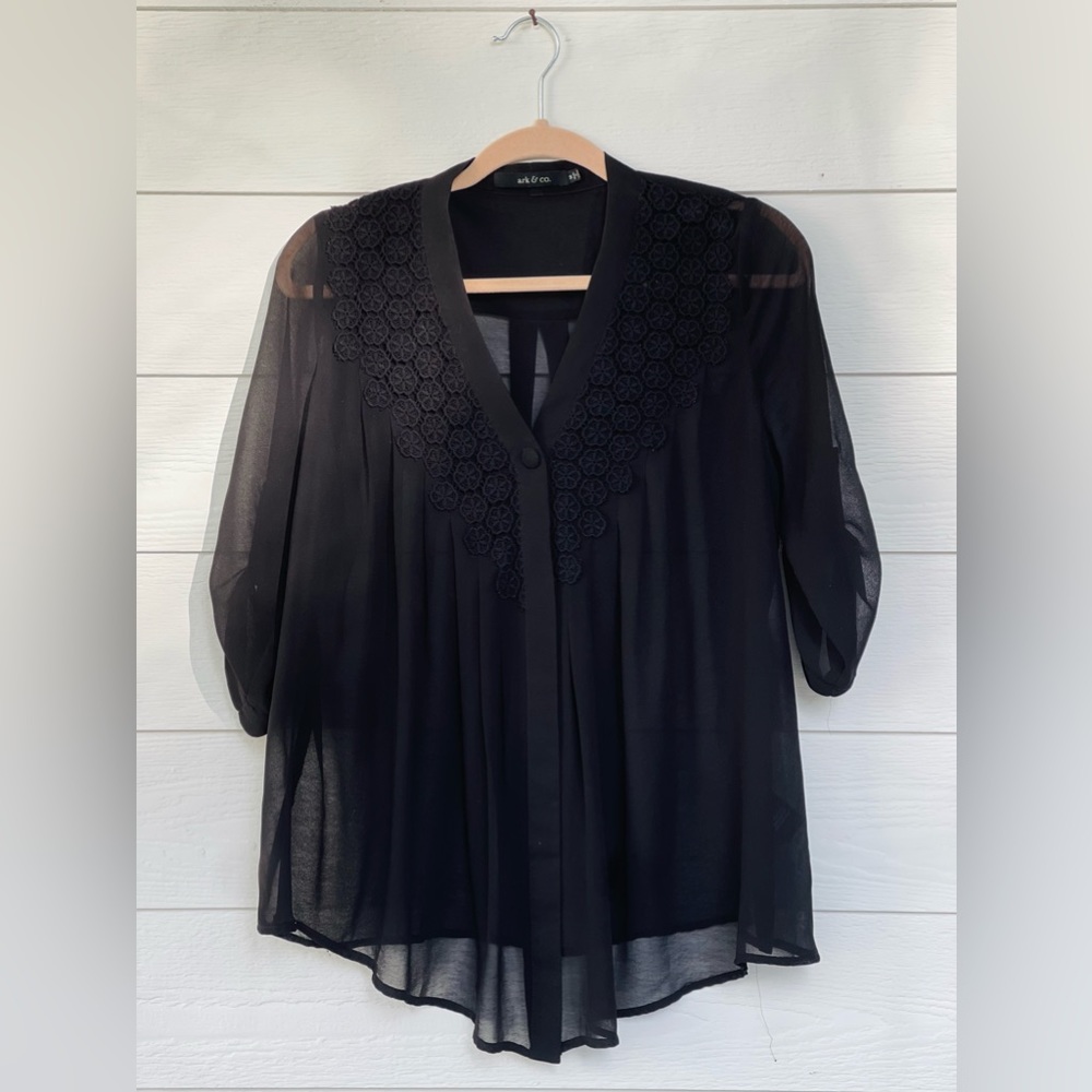 Black, sheer Ark & Co blouse. Size Medium.